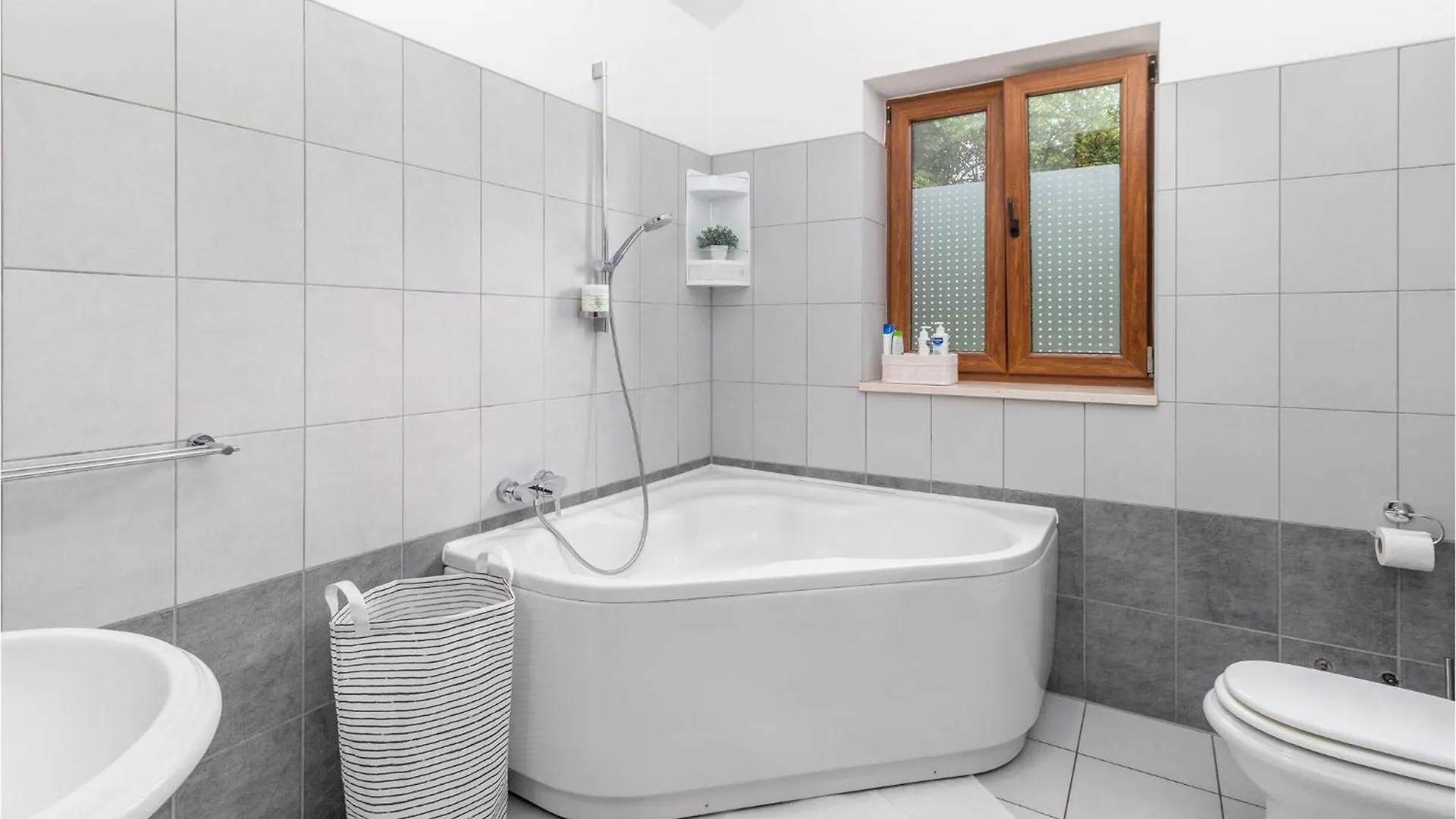 Lovely Home In Dolinci With Outdoor Swimming Pool Grizane-Belgrad Holiday home